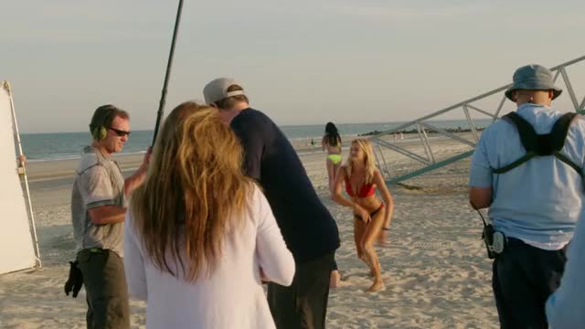 Kelly Rohrbach - Baywatch - assorted behind-the-scenes moments, 1/3