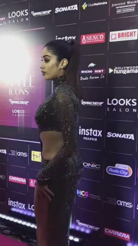 Janhvi Kapoor looking an absolute SEX Bomb in this dress!