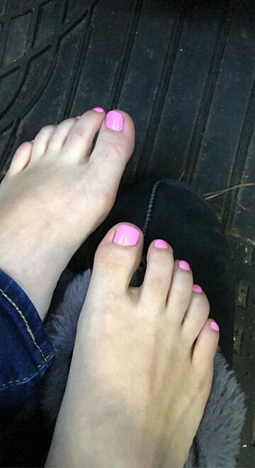Love this color on my toes