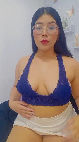 big nipples big tits boobs bouncing tits colombian glasses latina venezuelan clip