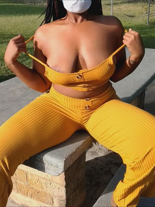 Sun and tiddies, what else could you ask for?