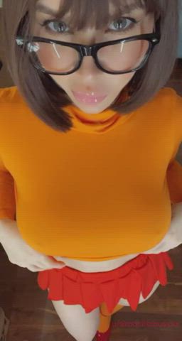 Anyone else obsessed with nerdy sluts with massive tits? Velma Scooby-Doo cosplay