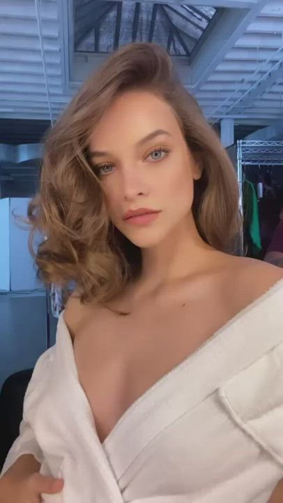 Barbara Palvin clip