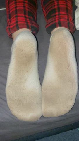 Removing my nasty white ankle socks after a hot day at work (6 days)