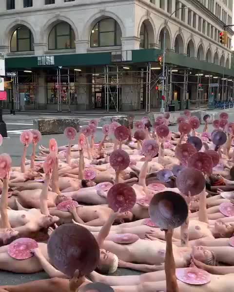 Spencer Tunick in New York City, 06/02/2019