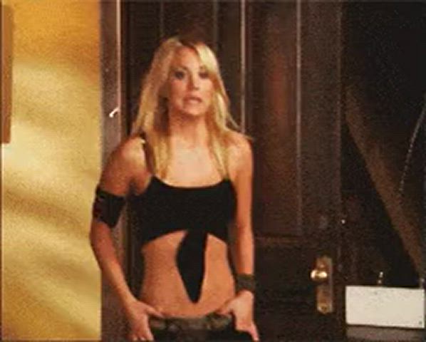 belly button blonde kaley cuoco belly clip