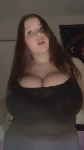 Cleavage Huge Tits Jiggling clip