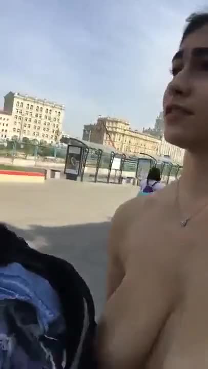 Periscope Naked Girl wild teen gets naked on a busy day