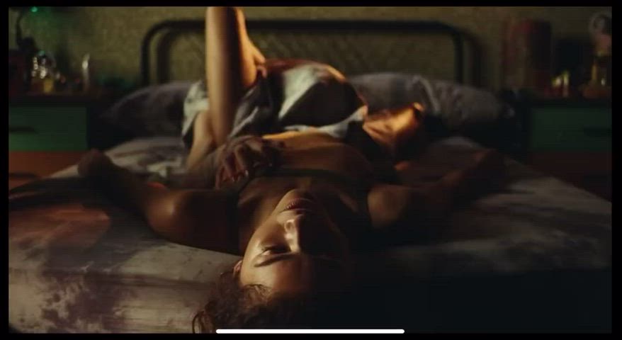 Lesbian Orgasm Zendaya clip