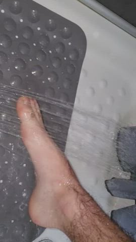 Washing my cummy feet must count as showering right?