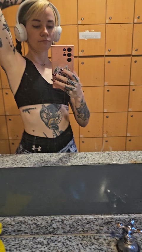 Sweaty armpits at the gym? Wanna come to the bathroom with me?