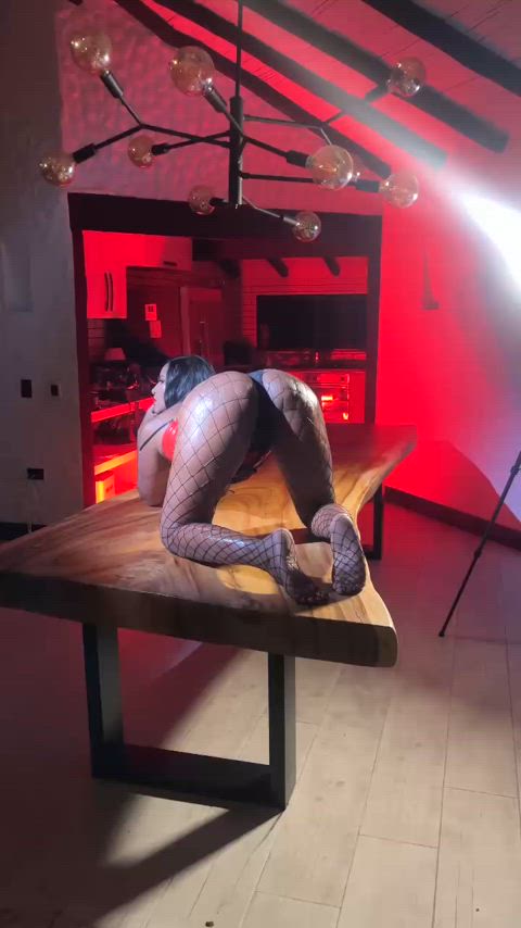 behind the scenes big ass brunette fishnet hidden camera huge ass latina oiled photoshoot