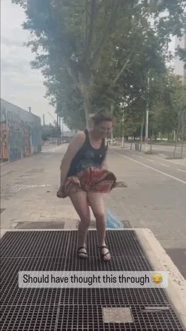 Celebrity Redhead Upskirt clip