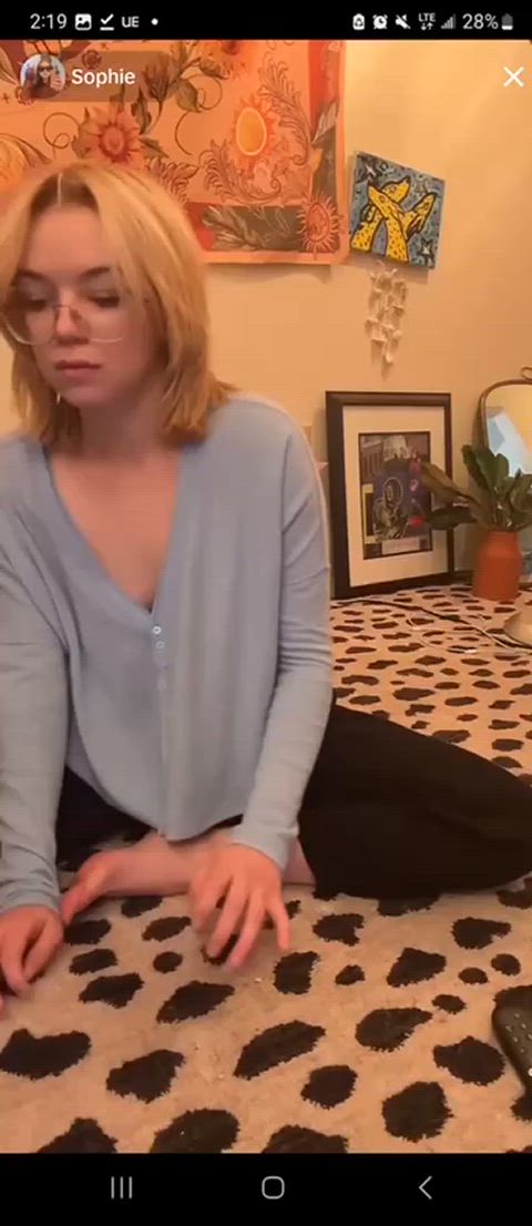 amateur blonde downblouse milf natural tits tiktok tits clip