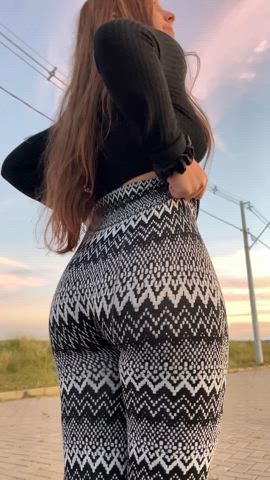 ass big ass booty latina leggings onlyfans yoga pants clothing-fetish fitness-girls