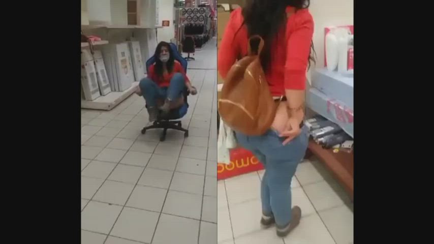 blowjob flashing public r/holdthemoan clip