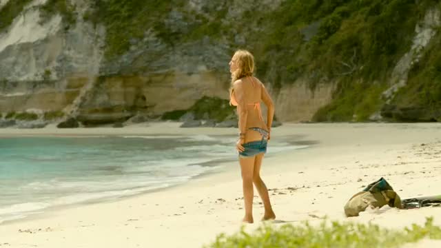 Blake Lively - The Shallows