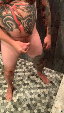 What dads do in the shower 😉 (M35)