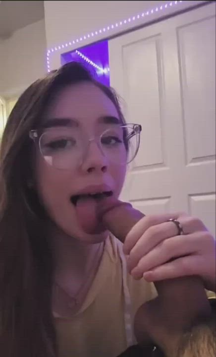 Amateur Bed Sex Blowjob Cute Girlfriend Glasses clip