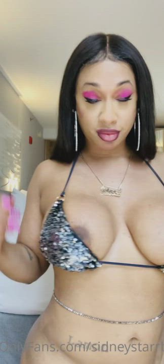 Big Tits Ebony Trans clip