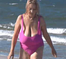 Beach Bouncing Tits Natural Tits clip