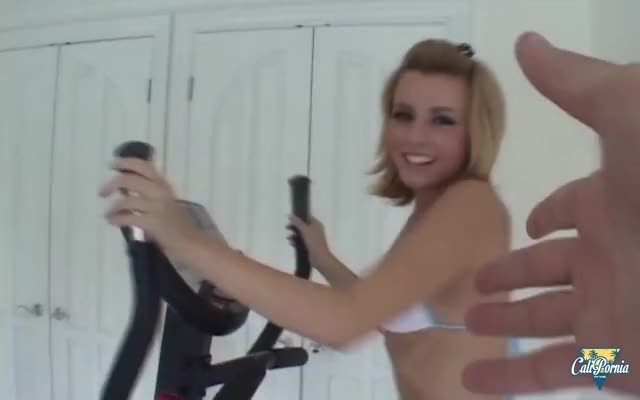 Anyone find elliptical workouts to be super sexy? Maybe we need some in VR (that