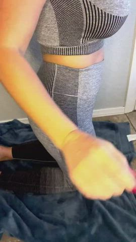 big tits gym milf masturbating pussy pussy lips pussy spread wife yoga pants clip