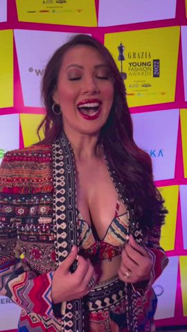 Rochelle Rao deep cleavage