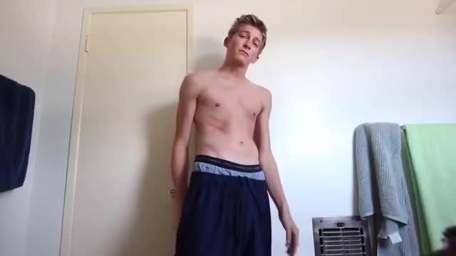 18 YEARS OLD CUTE TWINK SHOW HIS COCK