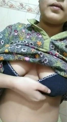 amateur boobs chubby desi hotwife indian milf natural tits pakistani perky clip