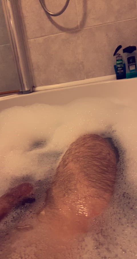 Who doesn’t like a hot bath 😏🫢