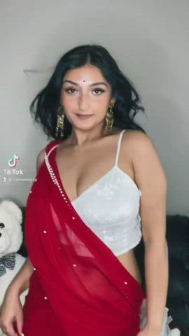 boobs cleavage desi indian saree tiktok clip