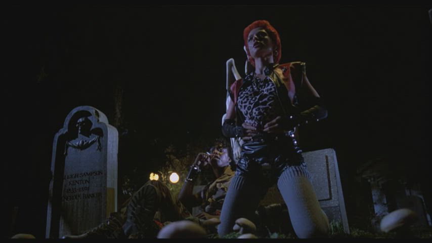 Linnea Quigley "Return of the Living Dead" 1985