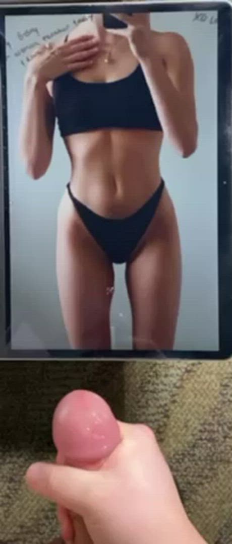 My crush sent me this picture of herself in a bikini. This is the 3rd time I've cum