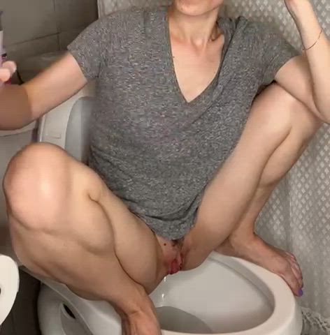 bathroom golden shower pee peeing piss pissing solo toilet clip