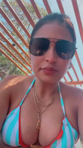 bikini brazilian celebrity cleavage milf clip
