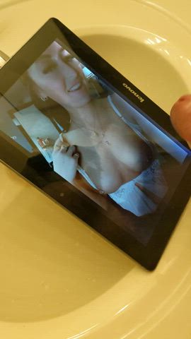 My friend u/PoBabyDee begged me to cum on her tits