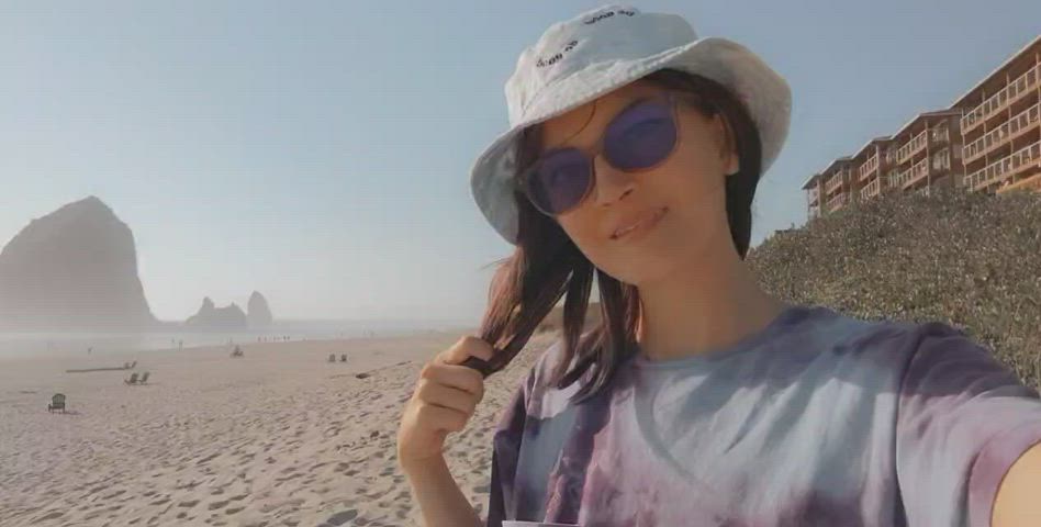Hanging out at the beach [GIF]