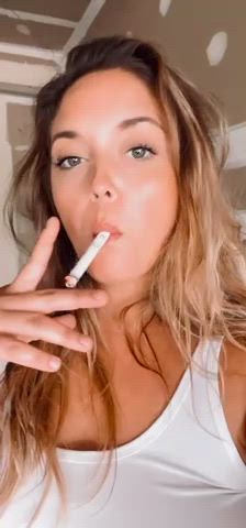 milf smoking women clip