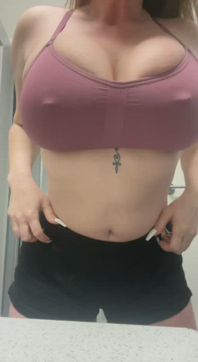 I've missed you all... have you missed these tits?💋