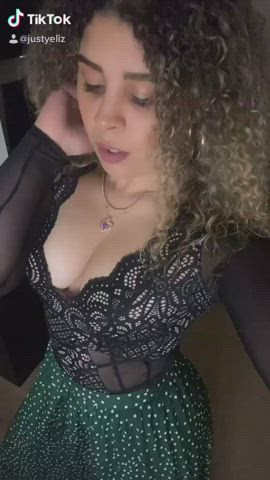 ass big ass big tits booty cleavage curly hair natural tits thick twerking clip