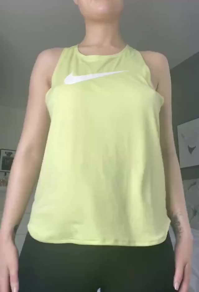 Katie Jane - I think running tops look better without a sports bra. Don’t you?