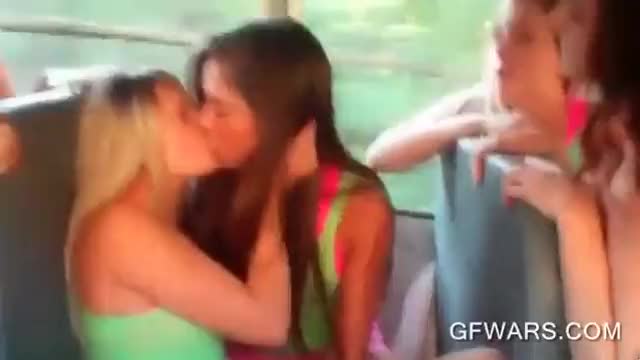 College hotties masturbating and kissing in bus
