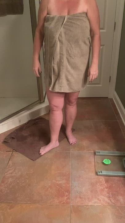Oops! Dropped my towel!! [F55]