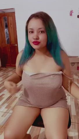 amateur curvy erotic latina pussy shaved pussy spreading thick thighs wife clip