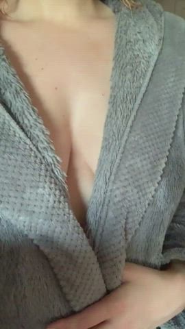 amateur big tits titty drop clip