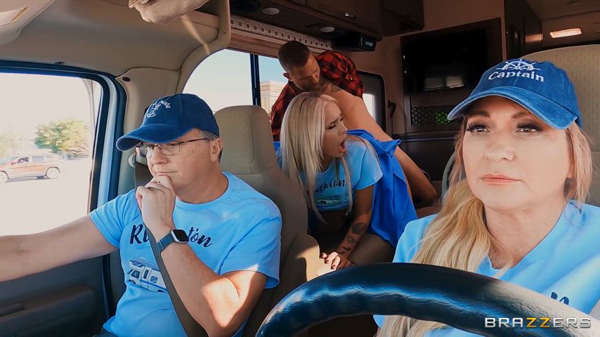 Siblings fuck on the backseats during the family road trip