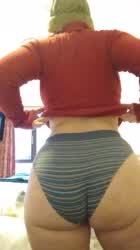 Ass Bending Over Jiggling clip