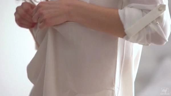 Antonia Sainz hot teasing : Unveiling Breasts