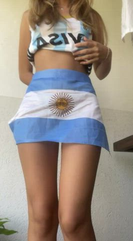 If Argentina🇦🇷 wins!! Im gonna send free nudes to those who comment here [GIF]